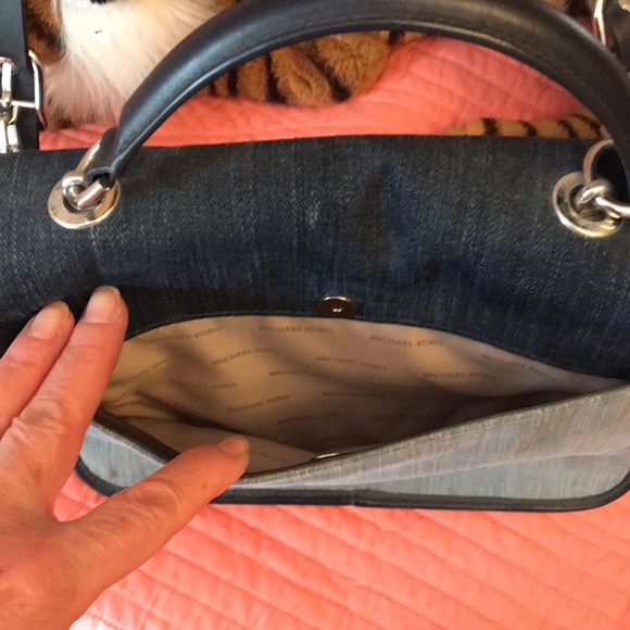 Michael Kors Bag EUC with tags not attached. - Picture 7 of 7